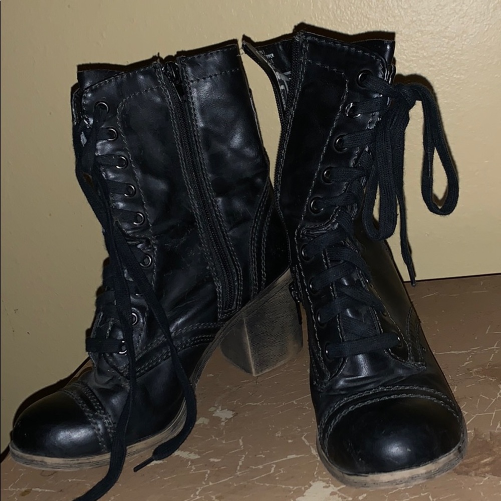 Rock & Candy booties size 7